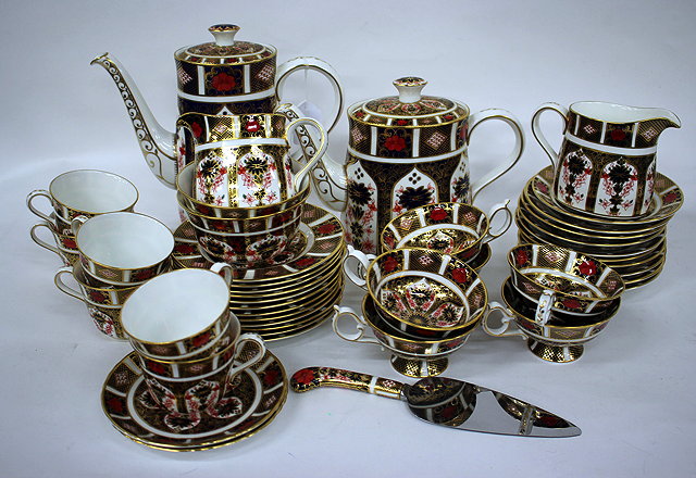 Appraisal: A QUANTITY OF ROYAL CROWN DERBY IMARI PATTERN TEA WARES