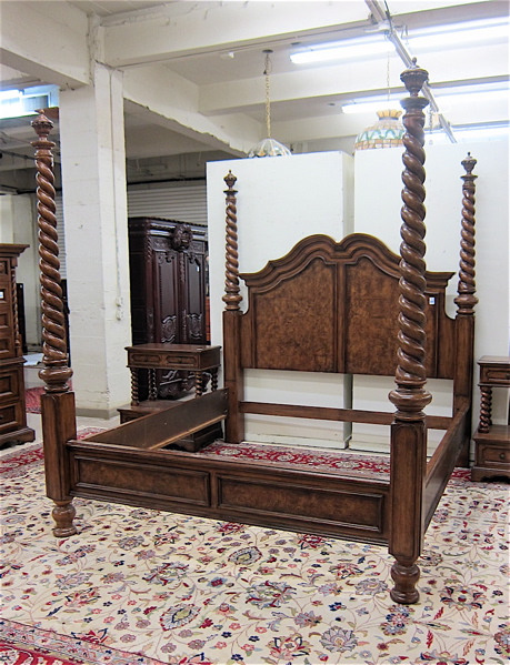 Appraisal: FOUR-POSTER KING BED WITH RAILS Pulaski Furniture Co the molded