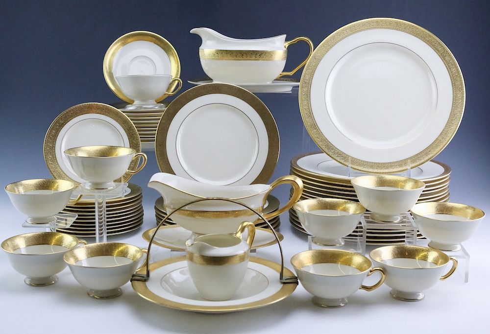 Appraisal: pc Lenox Porcelain Westchester Gilt China Set Large Lenox porcelain