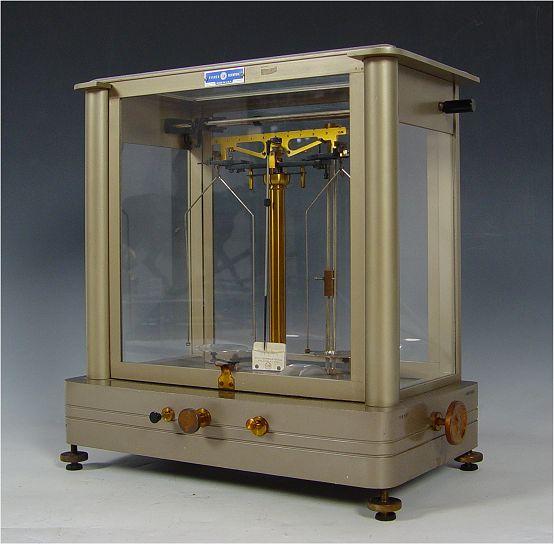 Appraisal: FISHER SCIENTIFIC SCALE IN GLASS CASE Beam scale sold with