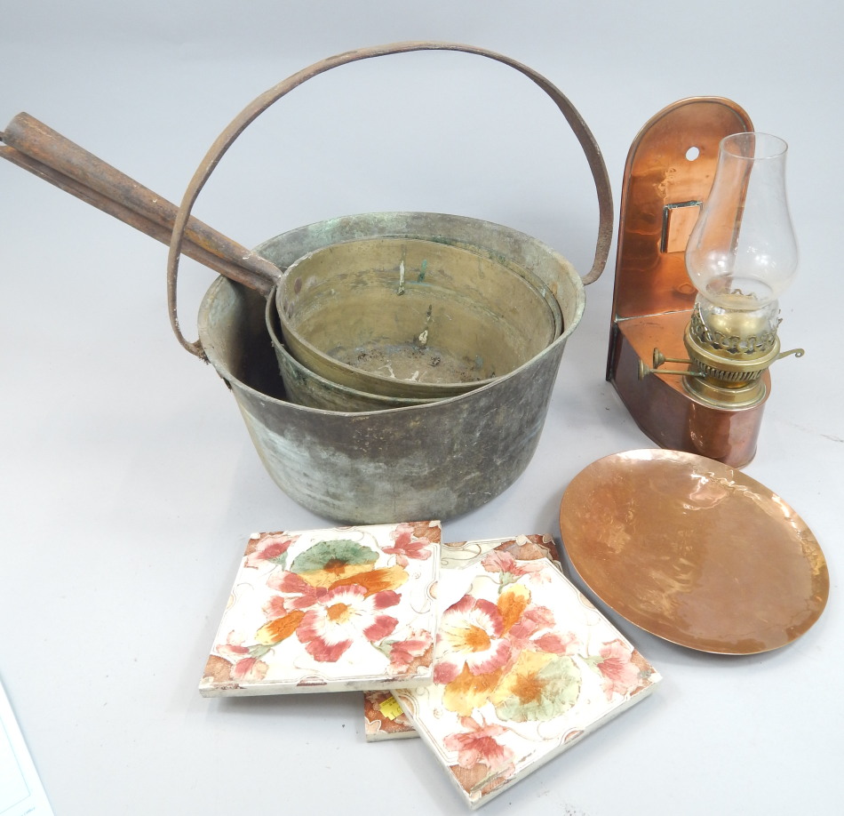 Appraisal: A collection of metalware to include brass and iron pans