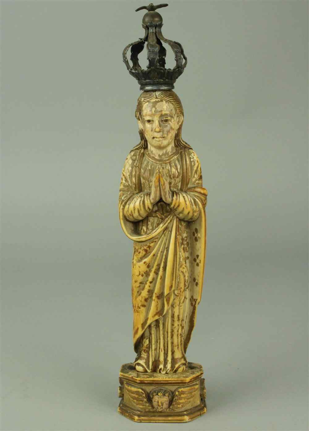 Appraisal: GOANESE IVORY FIGURE OF MADONNA th th CENTURY the standing