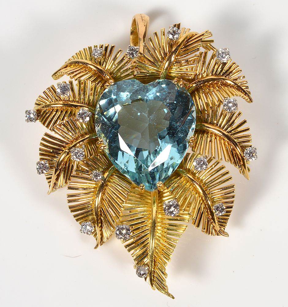 Appraisal: Diamond Aquamarine kt Yellow Gold Pendant Heart shaped aquamarine measures