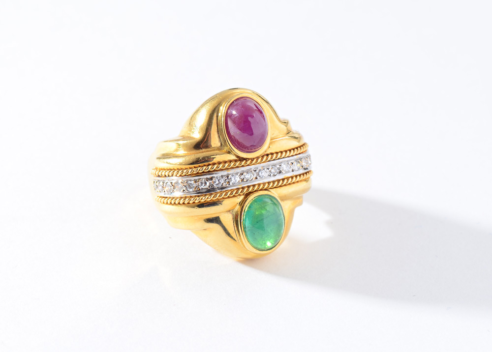 Appraisal: K RUBY EMERALD DIAMOND RING K yellow gold ring featuring