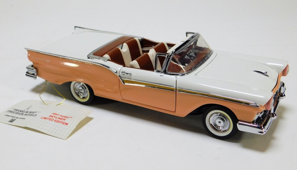 Appraisal: FRANKLIN MINT FORD SKYLINER LE DIECAST Limited edition