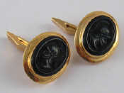 Appraisal: A pair of yellow metal tests carat gold cameo cufflinks