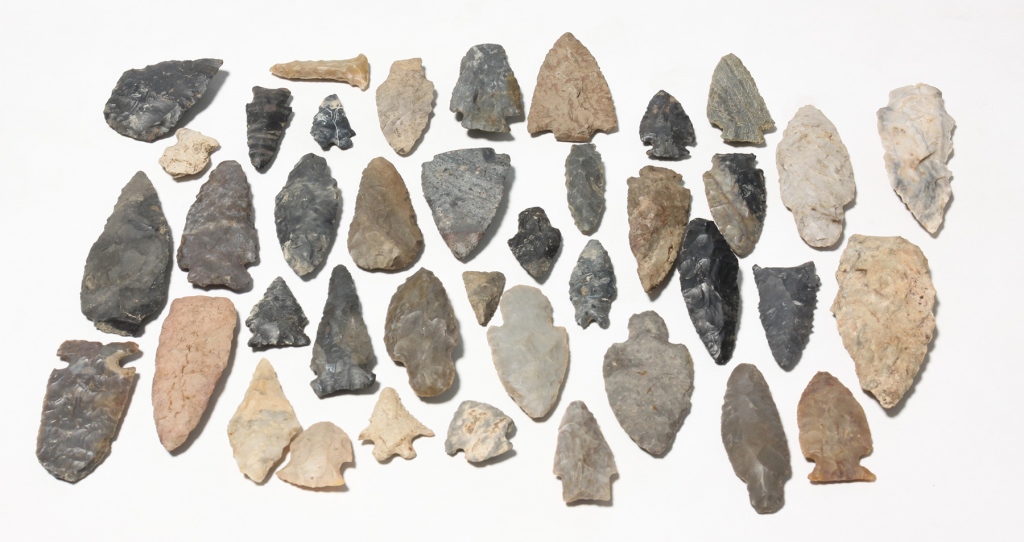 Appraisal: Native American points Various stone types Varying wear