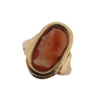 Appraisal: A carved hardstone cameo ring Depicting a man's head in