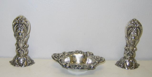 Appraisal: REED BARTON SALT PEPPER SET AND DISH Sterling silver Francis