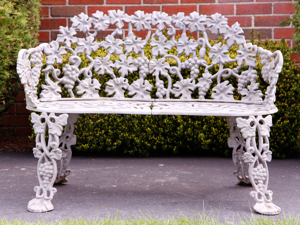 Appraisal: - White Metal Garden Bench Garden Bench white metal with