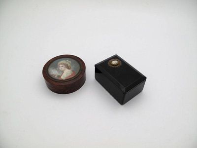 Appraisal: A th century burr walnut snuff box circular form the