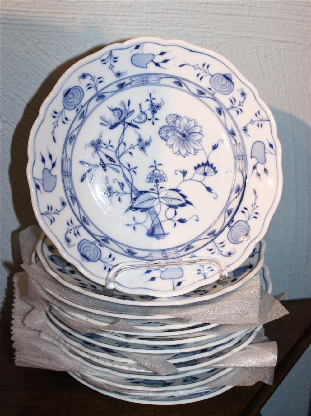 Appraisal: THIRTEEN MEISSEN STOVE PORCELAIN FACTORY BLUE ONION PLATES various impressed