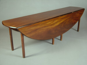 Appraisal: A Georgian style Irish mahogany hunt table early th century