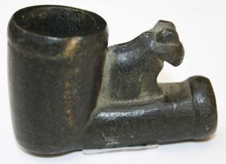 Appraisal: Cherokee or Creek animal effigy steatite pipe length Cherokee or