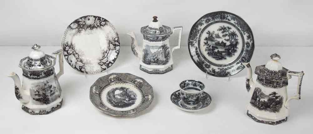 Appraisal: AN ASSEMBLED COLLECTION OF MULBERRY TRANSFER WARE pieces to include