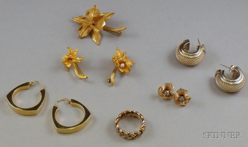 Appraisal: Small Group of Estate Jewelry including a pair of kt