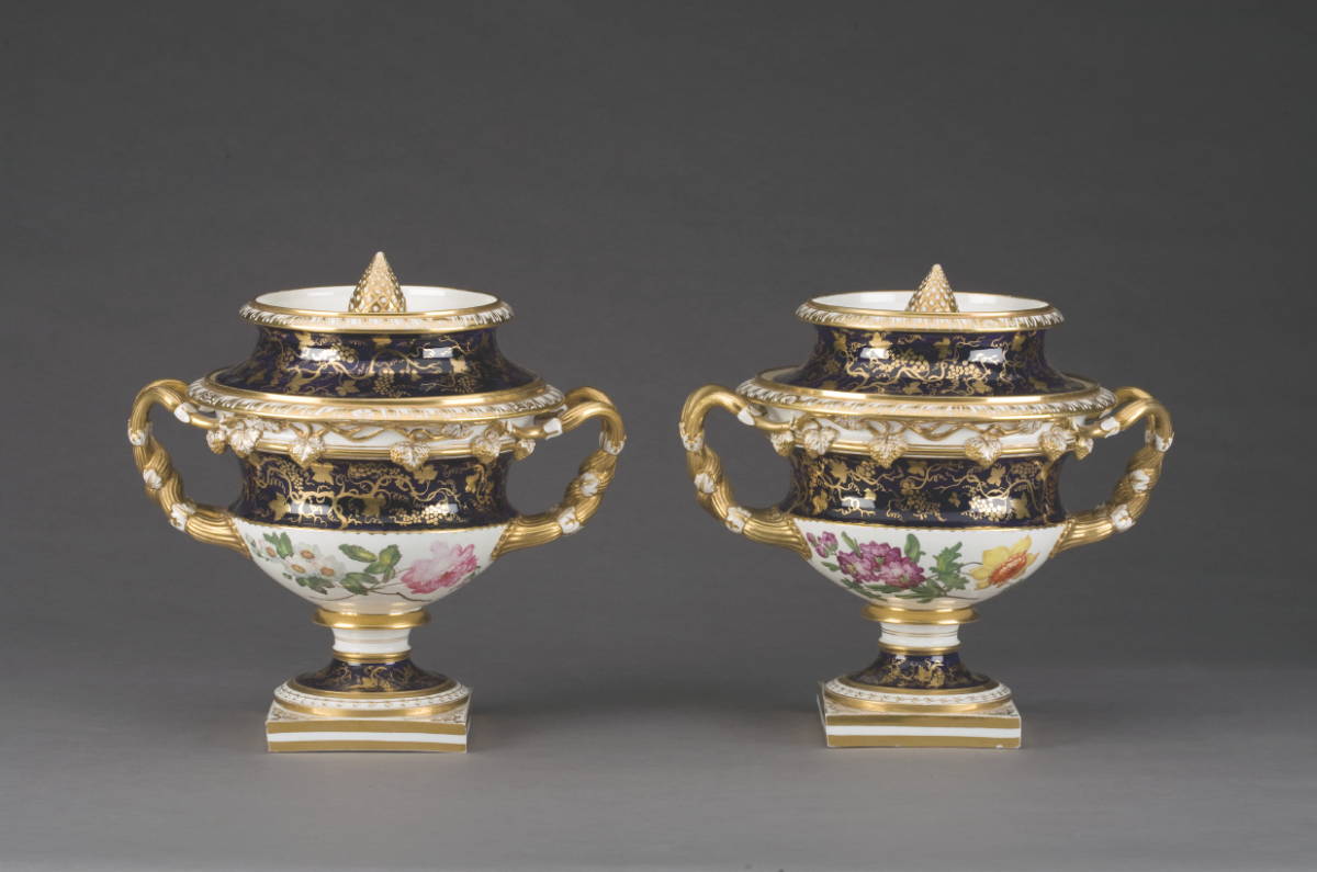 Appraisal: PAIR OF ENGLISH PORCELAIN FRUIT COOLERS AND COVERS POSSIBLY COALPORT