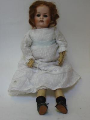 Appraisal: A Max Handwerck Bebe Elite bisque head girl doll with