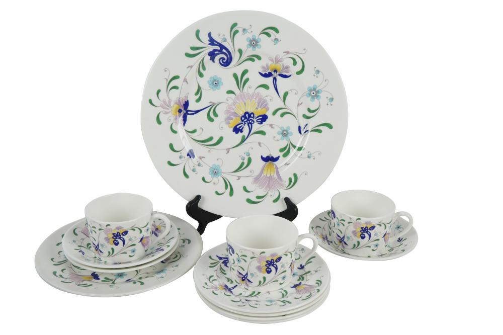 Appraisal: COALPORT PORCELAIN SERVICEstamped factory marks comprising eight dinner plates inches