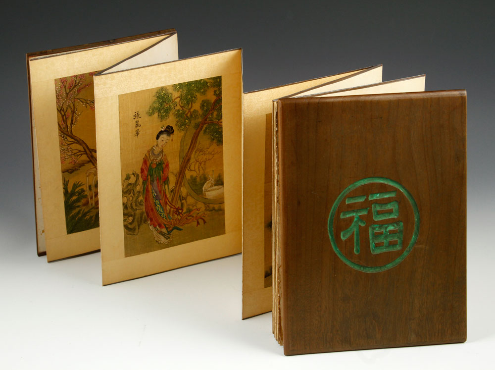 Appraisal: - Chinese Folding Book Folding book China Republic Period paper