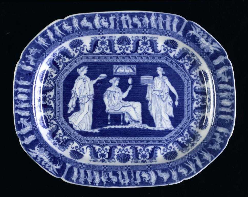 Appraisal: A MINTON BLUE PRINTED EARTHENWARE ROMAN PATTERN MEAT DISH cm