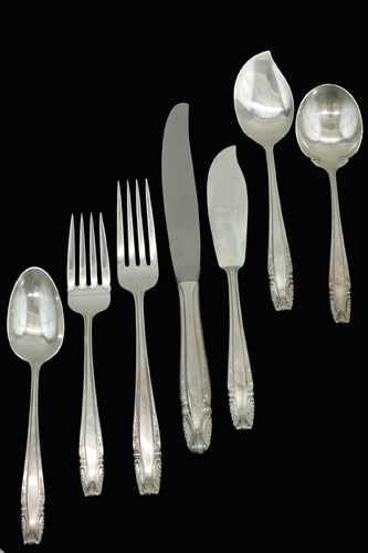 Appraisal: WALLACE STERLING SILVER FLATWARE SET pieces in the Stradivari pattern