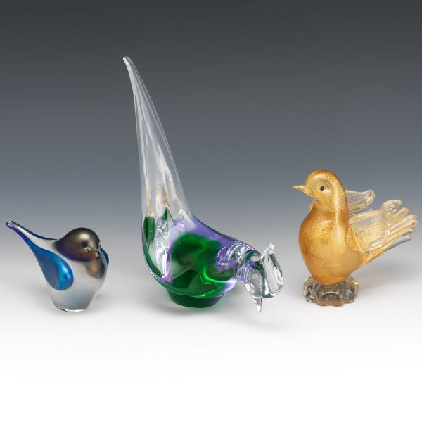 Appraisal: Three Art Glass Birds Sculptures by Joseph Horne Zellique Studio