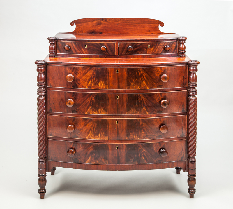 Appraisal: FEDERAL MAHOGANY CHEST OF DRAWERS With a two-drawer superstructure x