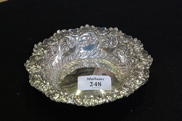 Appraisal: AN OPEN SILVER DISH with profuse acanthus decoration cm diameter