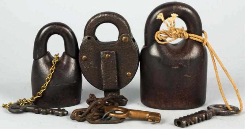 Appraisal: Lot of Early Metal Locks with Keys From the Old