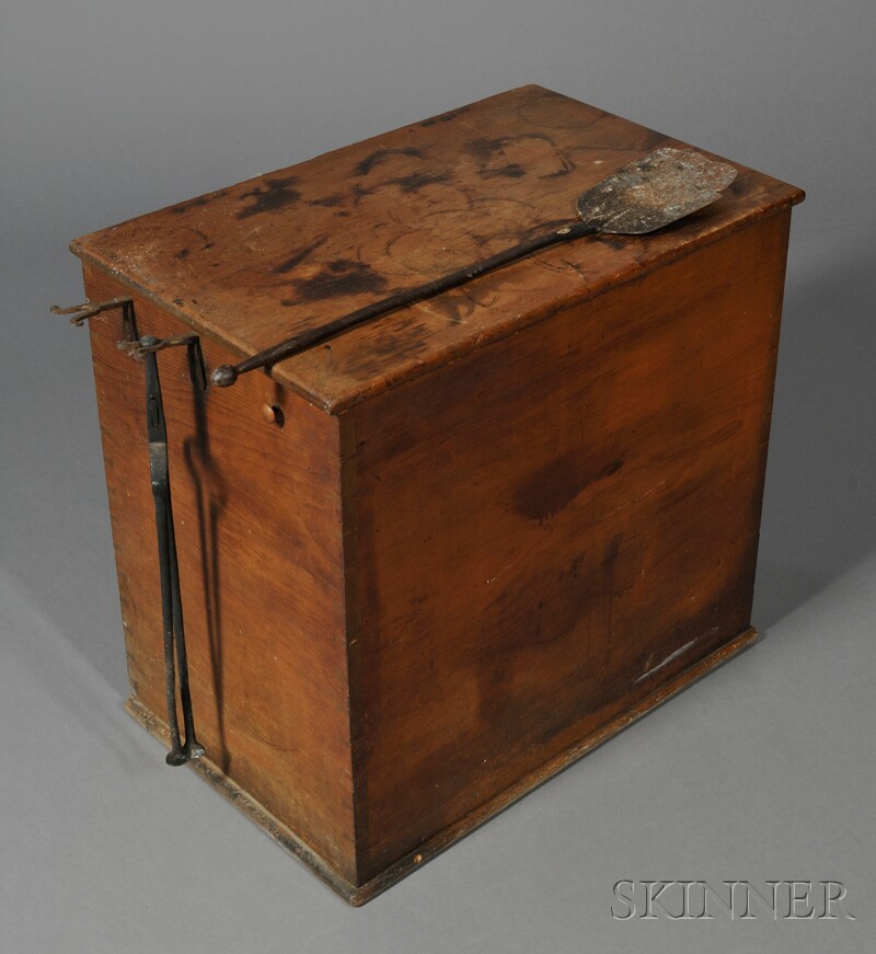 Appraisal: Shaker Wood Box Hancock Massachusetts c - the hinged lid