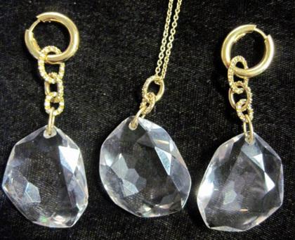 Appraisal: karat yellow gold diamond and glass pendant necklace and drop