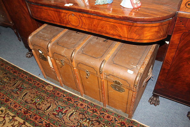 Appraisal: AN OLD CANVAS COVERED TRUNK cm wide