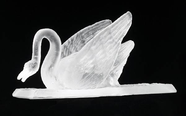 Appraisal: A Steuben Cire Perdue glass swan model - unsigned length