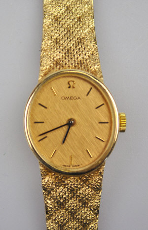 Appraisal: A lady's ct gold Omega wristwatch with oval dial and