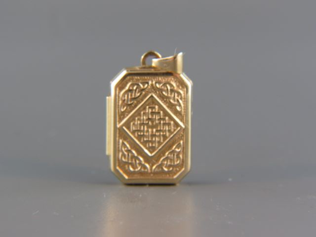 Appraisal: k Gold Celtic Locket X grams