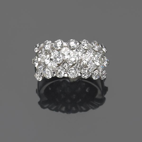 Appraisal: A diamond and k white gold ring estimated total diamond