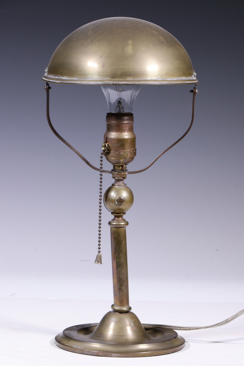 Appraisal: VINTAGE BRASS TABLE LAMP Small vintage brass table lamp with