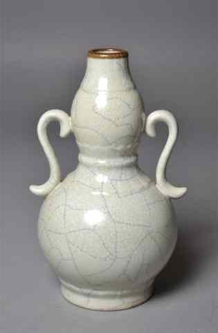 Appraisal: Chinese Double Gourd Crackle Vase with HandlesDouble gourd vase having