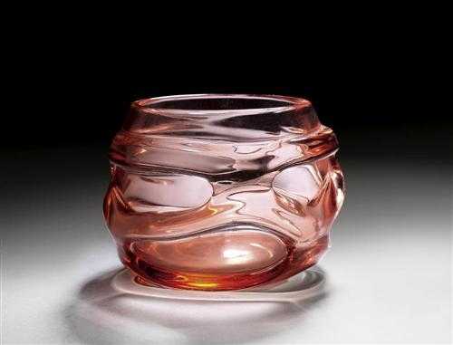 Appraisal: SCHNEIDER VASE vers Verre rose De forme sph rique avec