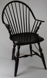 Appraisal: th c continuous arm Windsor chair bold vase and ring