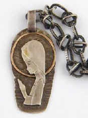 Appraisal: A white metal tests silver vintage chain and pendant chain