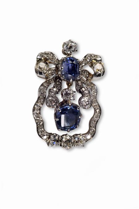 Appraisal: A Victorian sapphire and diamond brooch pendant composed of a