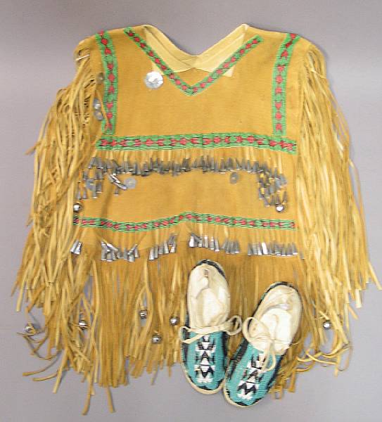 Appraisal: Two Native American beaded items An Apache girl's blouse a