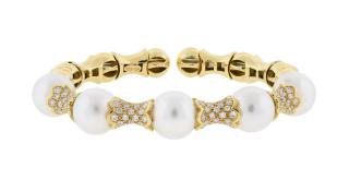 Appraisal: A PEARL AND DIAMOND BRACELET A PEARL AND DIAMOND BRACELET