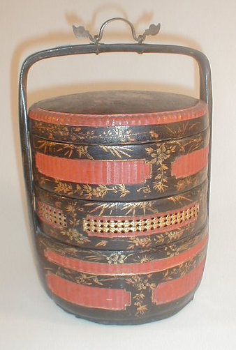 Appraisal: A Japanese lacquer sectional lunch basket