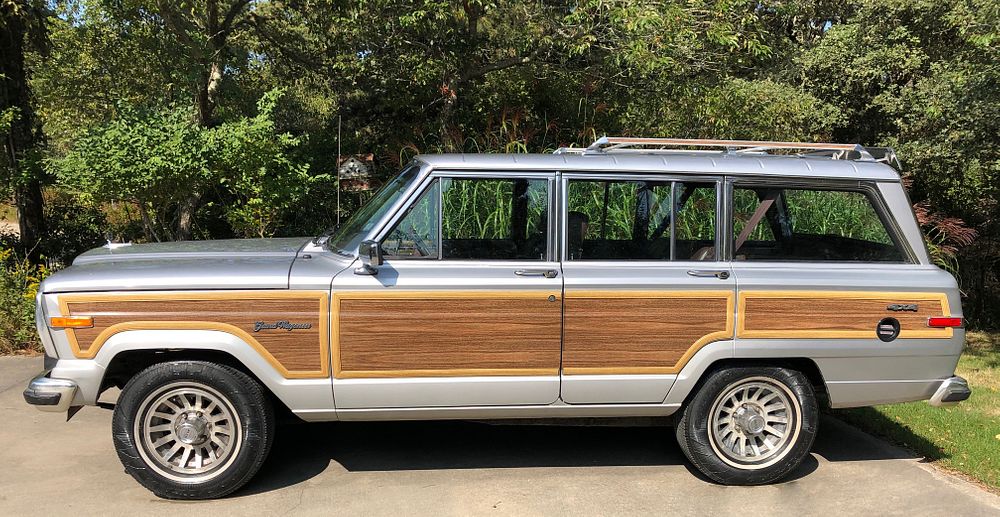 Appraisal: Wagonmaster Jeep Grand Wagoneer Wagonmaster Jeep Grand Wagoneer grey with