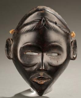 Appraisal: West African face mask th century West African dance crest