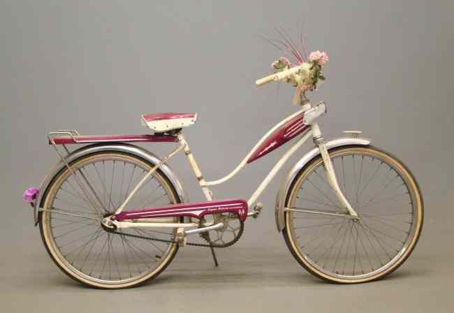 Appraisal: c Ross ''Super Deluxe'' female middle weight bicycle Very original