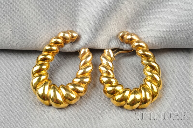 Appraisal: kt Gold Hoop Earrings each designed as an elongated ribbed